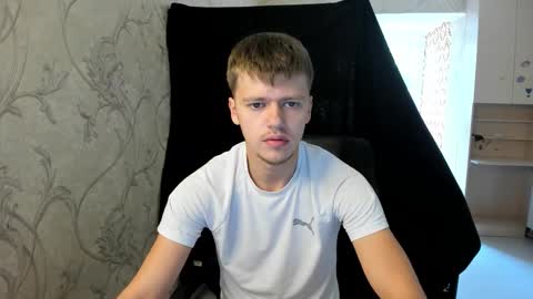 Snapshot of thomas_shelbivip chatting on September 17, 9:00 am Tomas online show from September 17, 9:00 am