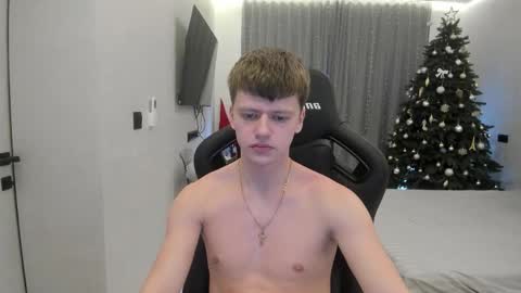 Snapshot of thomas_shelbivip chatting on February 1, 7:18 am Tomas online show from February 1, 7:18 am