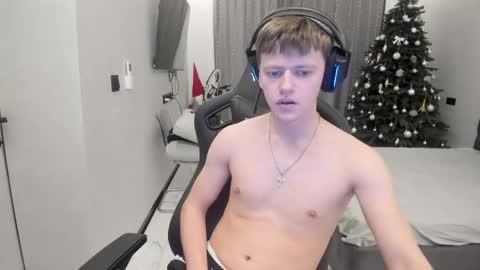 Snapshot of thomas_shelbivip chatting on February 3, 2:53 am Tomas online show from February 3, 2:53 am