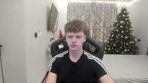 Snapshot of thomas_shelbivip chatting on February 4, 11:20 pm Tomas online show from February 4, 11:20 pm