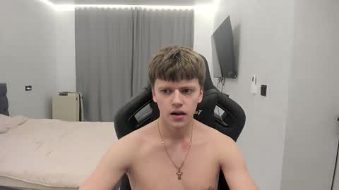 Snapshot of thomas_shelbivip chatting on February 18, 3:19 pm Tomas online show from February 18, 3:19 pm