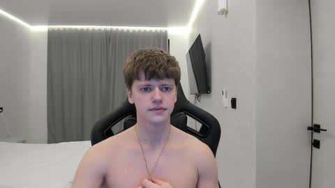 Snapshot of thomas_shelbivip chatting on March 10, 11:43 pm Tomas online show from March 10, 11:43 pm