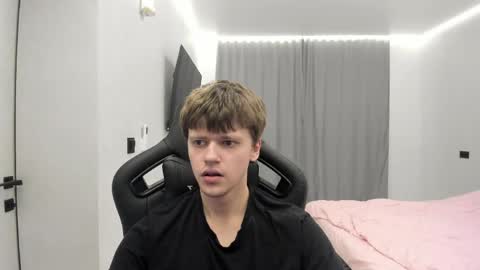 Snapshot of thomas_shelbivip chatting on March 15, 11:00 pm Tomas online show from March 15, 11:00 pm