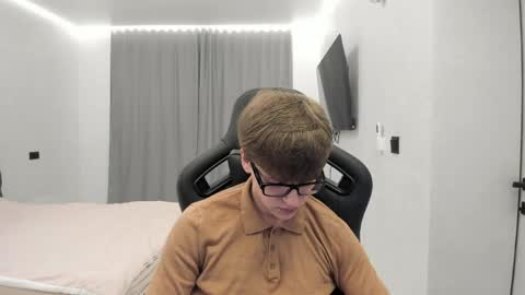 Tomas online show from April 30, 8:57 pm