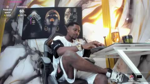 Snapshot of thomas_shelbys chatting on November 12, 1:06 am Thomas online show from November 12, 1:06 am