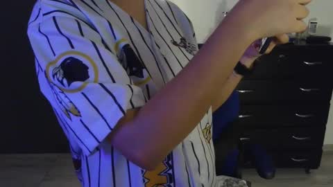 Snapshot of thomascooper_cams chatting on January 8, 2:57 am VALERIA online show from January 8, 2:57 am
