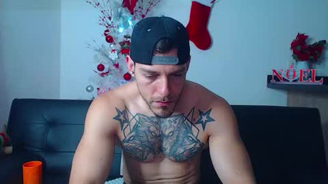 Snapshot of thomashoward31 chatting on December 16, 10:31 am Thomas online show from December 16, 10:31 am