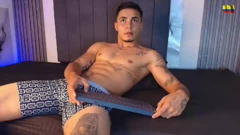 Snapshot of thomass_conor chatting on June 4, 11:00 pm thomass_conor online show from June 4, 11:00 pm