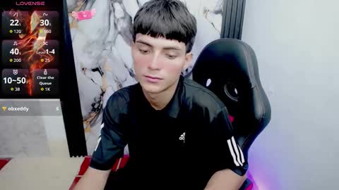 Snapshot of thommy_cute chatting on December 5, 2:31 am Thomas online show from December 5, 2:31 am