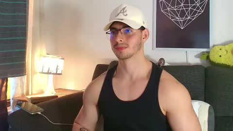 thomylov online show from February 7, 3:05 pm