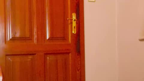 Snapshot of thongsandstockings chatting on December 17, 12:05 am Thongsandstocking online show from December 17, 12:05 am