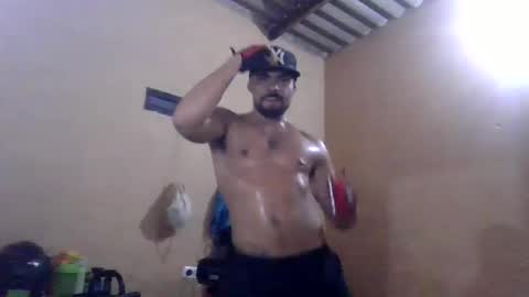 Snapshot of thonybeiio chatting on September 10, 11:05 pm thonybeiio online show from September 10, 11:05 pm