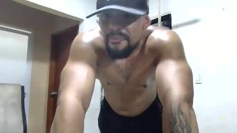 Snapshot of thonybeiio chatting on October 16, 11:28 pm thonybeiio online show from October 16, 11:28 pm