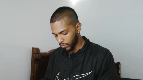 Snapshot of thonymaster chatting on February 17, 3:47 am thonyy online show from February 17, 3:47 am