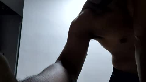 Snapshot of thonymaster chatting on September 11, 1:39 am thonyy online show from September 11, 1:39 am