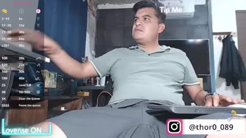 Snapshot of thor0200 chatting on July 21, 5:10 am thor0200 online show from July 21, 5:10 am