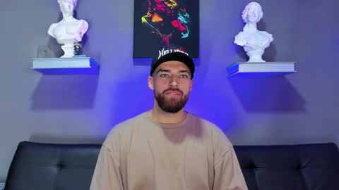 Snapshot of thor_evans chatting on October 22, 12:33 am thor_evans online show from October 22, 12:33 am