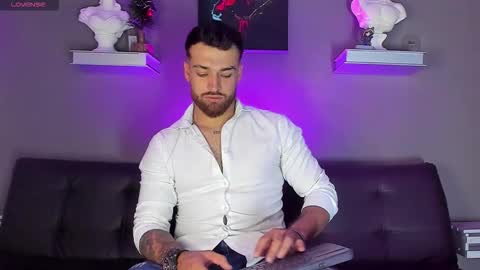 Snapshot of thor_evans chatting on November 29, 11:30 pm thor_evans online show from November 29, 11:30 pm