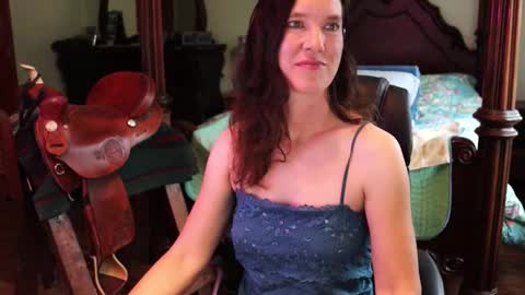 Snapshot of thornbury_rose chatting on November 20, 7:02 pm ThornburyRose online show from November 20, 7:02 pm
