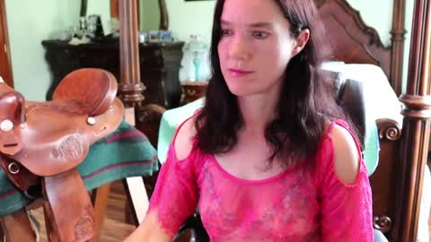 Snapshot of thornbury_rose chatting on May 9, 5:29 pm ThornburyRose online show from May 9, 5:29 pm