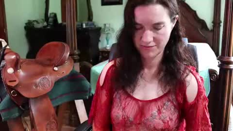 Snapshot of thornbury_rose chatting on June 20, 6:44 pm ThornburyRose online show from June 20, 6:44 pm