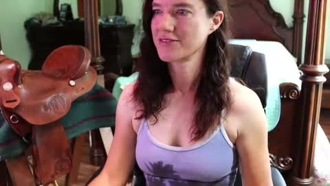 Snapshot of thornbury_rose chatting on June 24, 5:12 pm ThornburyRose online show from June 24, 5:12 pm