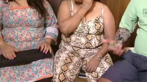 kabir 32 guy khushi 31 wife kavya 23 sexy frnd online show from July 15, 5:56 am