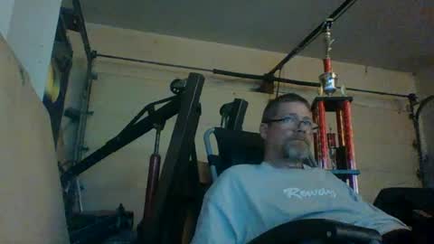 Snapshot of throbber009 chatting on July 13, 4:04 am Throbber online show from July 13, 4:04 am