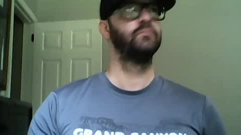 Snapshot of throbinwilliam chatting on July 12, 1:57 pm Throbin Williams online show from July 12, 1:57 pm