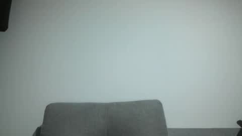 Snapshot of throwawayyourgun chatting on December 3, 9:34 pm Luka online show from December 3, 9:34 pm