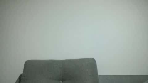 Snapshot of throwawayyourgun chatting on December 5, 6:00 pm Luka online show from December 5, 6:00 pm