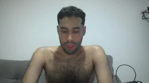 Snapshot of throwawayyourgun chatting on February 8, 8:32 pm Luka online show from February 8, 8:32 pm