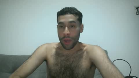 Snapshot of throwawayyourgun chatting on February 9, 6:05 pm Luka online show from February 9, 6:05 pm