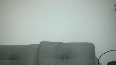 Snapshot of throwawayyourgun chatting on February 17, 7:10 pm Luka online show from February 17, 7:10 pm