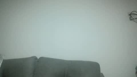 Snapshot of throwawayyourgun chatting on November 25, 10:43 pm Luka online show from November 25, 10:43 pm