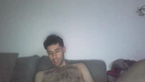 Snapshot of throwawayyourgun chatting on November 28, 11:51 pm Luka online show from November 28, 11:51 pm