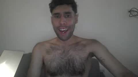 Snapshot of throwawayyourgun chatting on November 30, 7:07 pm Luka online show from November 30, 7:07 pm