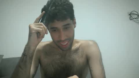 Snapshot of throwawayyourgun chatting on December 19, 6:37 pm Luka online show from December 19, 6:37 pm