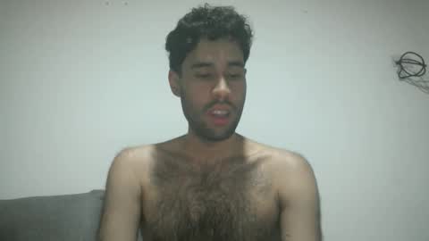 Snapshot of throwawayyourgun chatting on December 21, 6:04 pm Luka online show from December 21, 6:04 pm