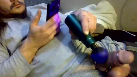 Snapshot of thunder8u42 chatting on October 8, 12:08 am thunder8u42 online show from October 8, 12:08 am