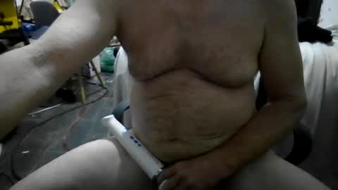 Snapshot of thundercock1313 chatting on August 4, 4:37 am thundercock1313 online show from August 4, 4:37 am