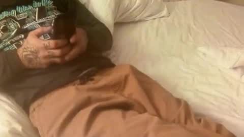 Snapshot of thundercockin chatting on January 27, 12:37 pm Thumper online show from January 27, 12:37 pm