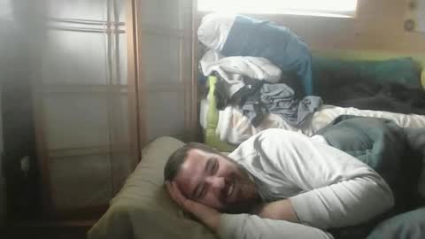 Snapshot of thunderjacker chatting on September 9, 11:15 pm The Pen is Mightier than Sword online show from September 9, 11:15 pm