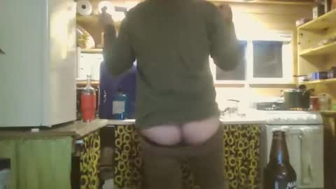 Snapshot of thunderjacker chatting on November 21, 1:59 am The Pen is Mightier than Sword online show from November 21, 1:59 am