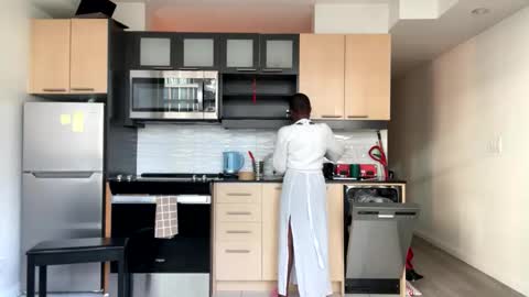 tia_fox online show from October 29, 8:43 pm