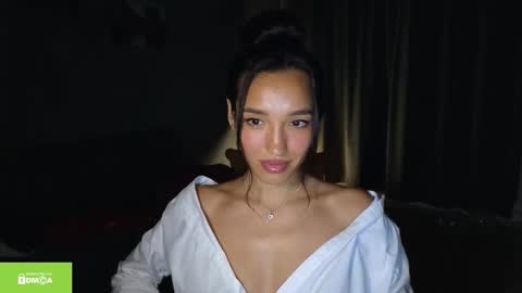 Snapshot of tia_j chatting on October 5, 6:50 pm tia_j online show from October 5, 6:50 pm