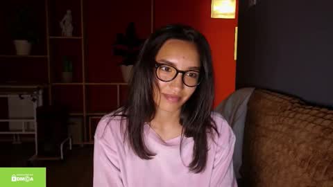 Snapshot of tia_j chatting on November 6, 5:47 pm tia_j online show from November 6, 5:47 pm