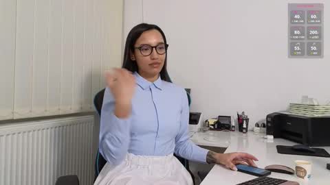 tia_j online show from February 18, 3:08 pm