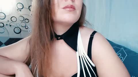 Snapshot of tia_meow chatting on January 29, 11:04 pm tiameow online show from January 29, 11:04 pm