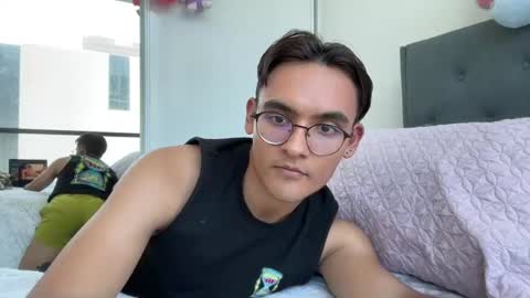 Snapshot of tian_velasquez chatting on January 7, 2:53 am tian_velasquez online show from January 7, 2:53 am